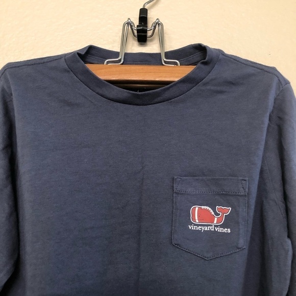 Vineyard Vines Kids Football Whale Spell Out Logo Long Sleeve Pocket Graphic Tee - Picture 3 of 11